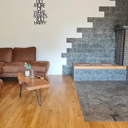 Romy Hohenfels-Essingen